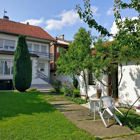 Garden Guesthouse Gjakova المظهر الخارجي الصورة