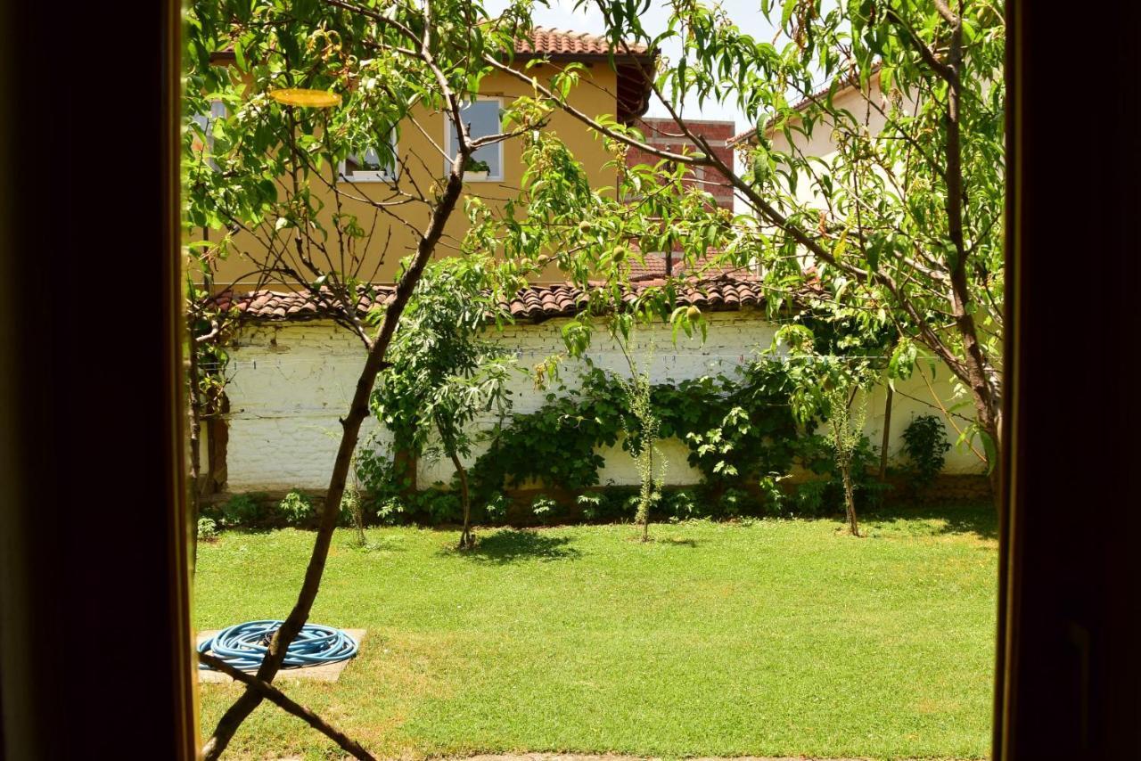 Garden Guesthouse Gjakova المظهر الخارجي الصورة